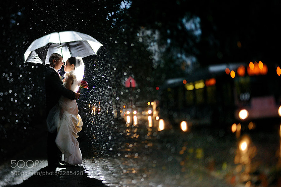 30 Romantic Rainy Wedding Day Photos - 500px