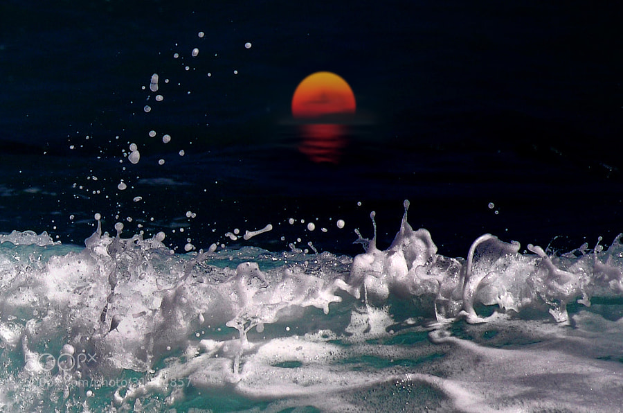 Photograph Dancing Spray & Setting Sun by Jorge Coromina on 500px