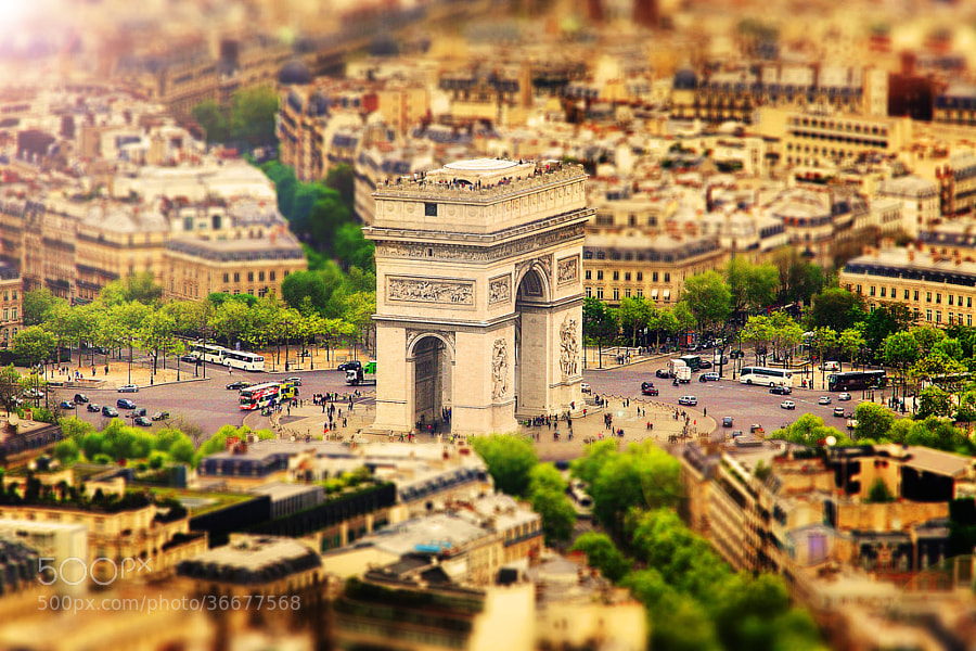 Photograph Arc De Triomphe, Paris by Sebastian Helmke on 500px
