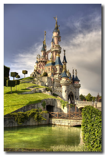 Disneyland castle by Vicent de los Angeles on 500px.com