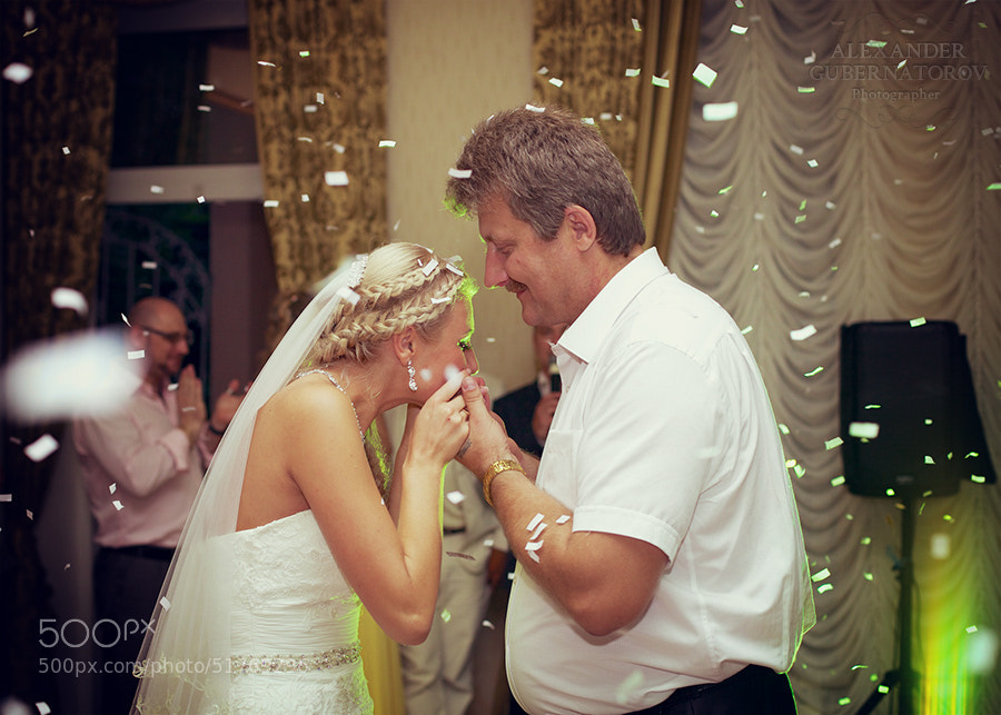 Photograph The bride dancing with her father by Alexander Gubernatorov on 500px