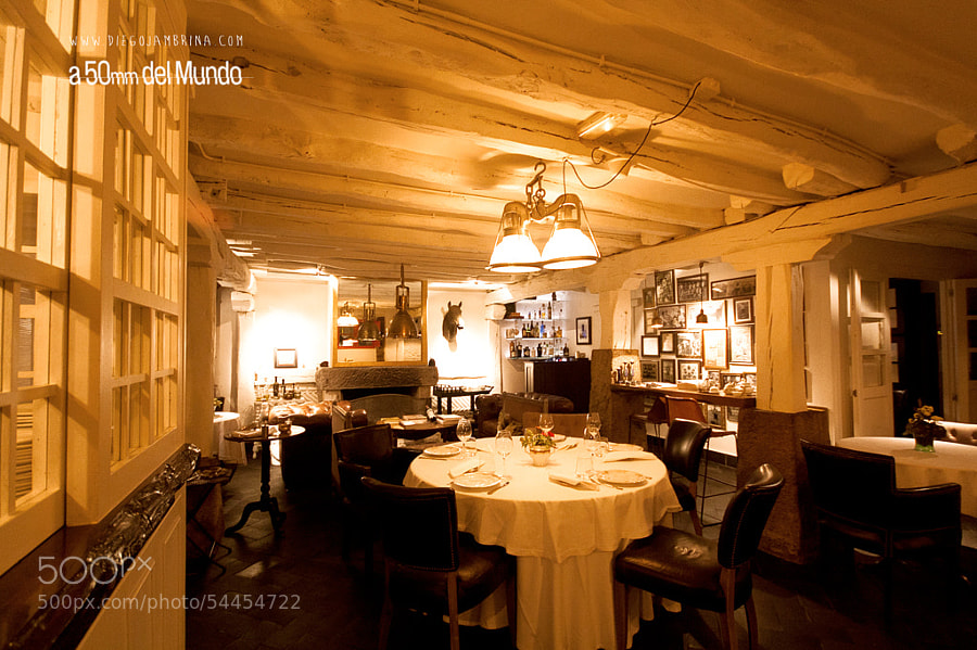 Un restaurante de piedra y madera by Diego Jambrina on 500px.com
