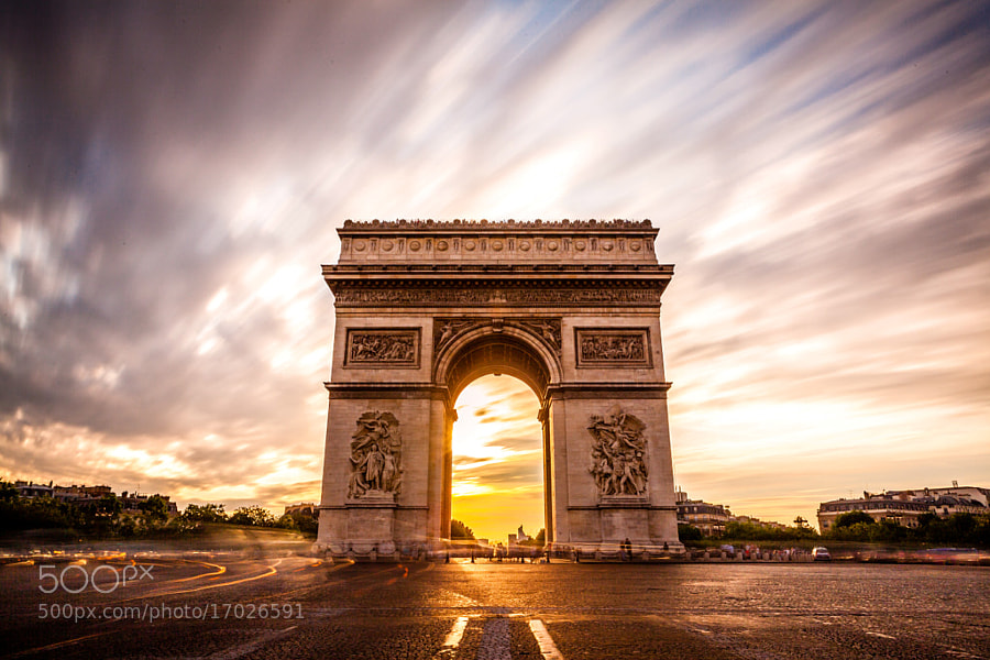 Photograph Coucher de l'Arc de Triomphe by Guillaume CHANSON on 500px
