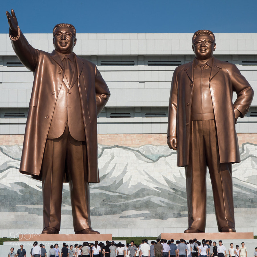 Photograph at the great men's foot of Pyongyang citizens by  kenny on 500px