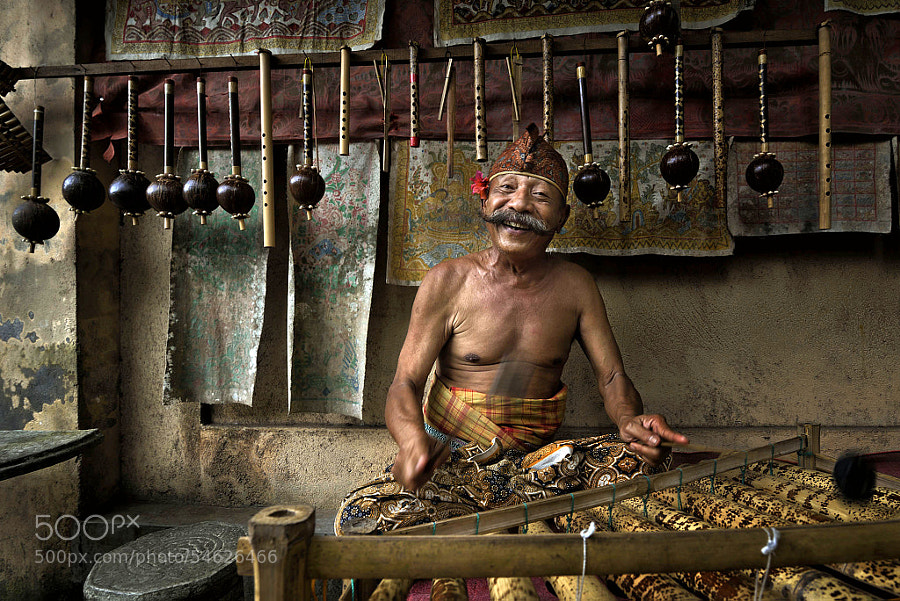 Photograph Old Musician in Bali by toonman blchin on 500px