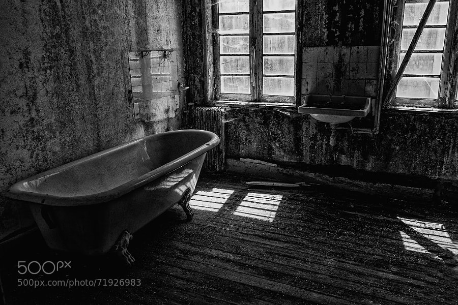 Photograph Bath by Luis Borges Alves on 500px