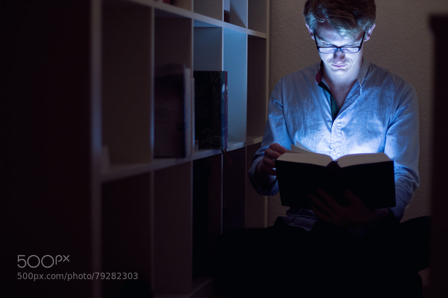 Photograph week thirtytwo / reading is like magic by Luisa Schnier on 500px